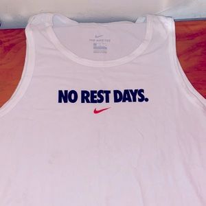 NIKE TEE
